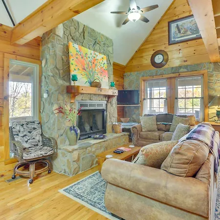 Charming Fancy Gap Cabin With Deck And Gas Grill!